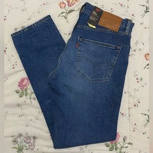 Levi’s 502 Taper Premium